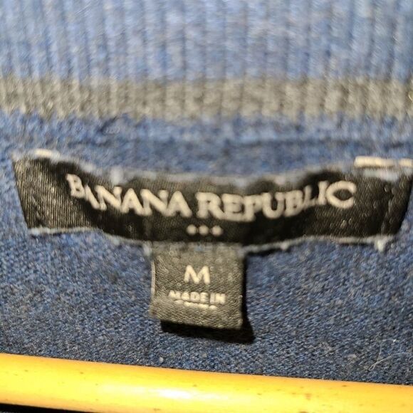 Banana Republic Long Sleeve Sweater - Picture 3 of 3